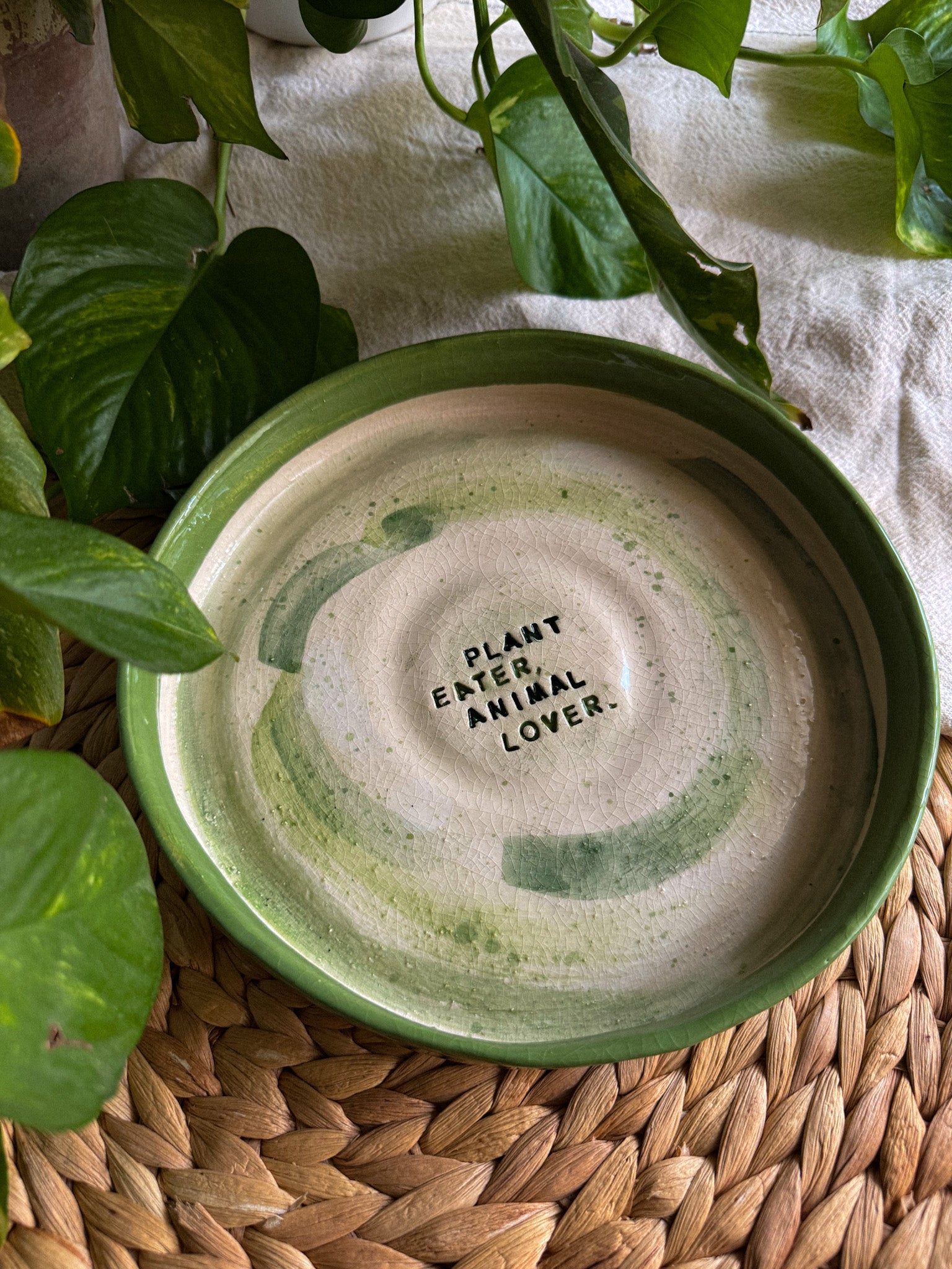 Piatto svuotatasche 'Plant eater, animal lover.'