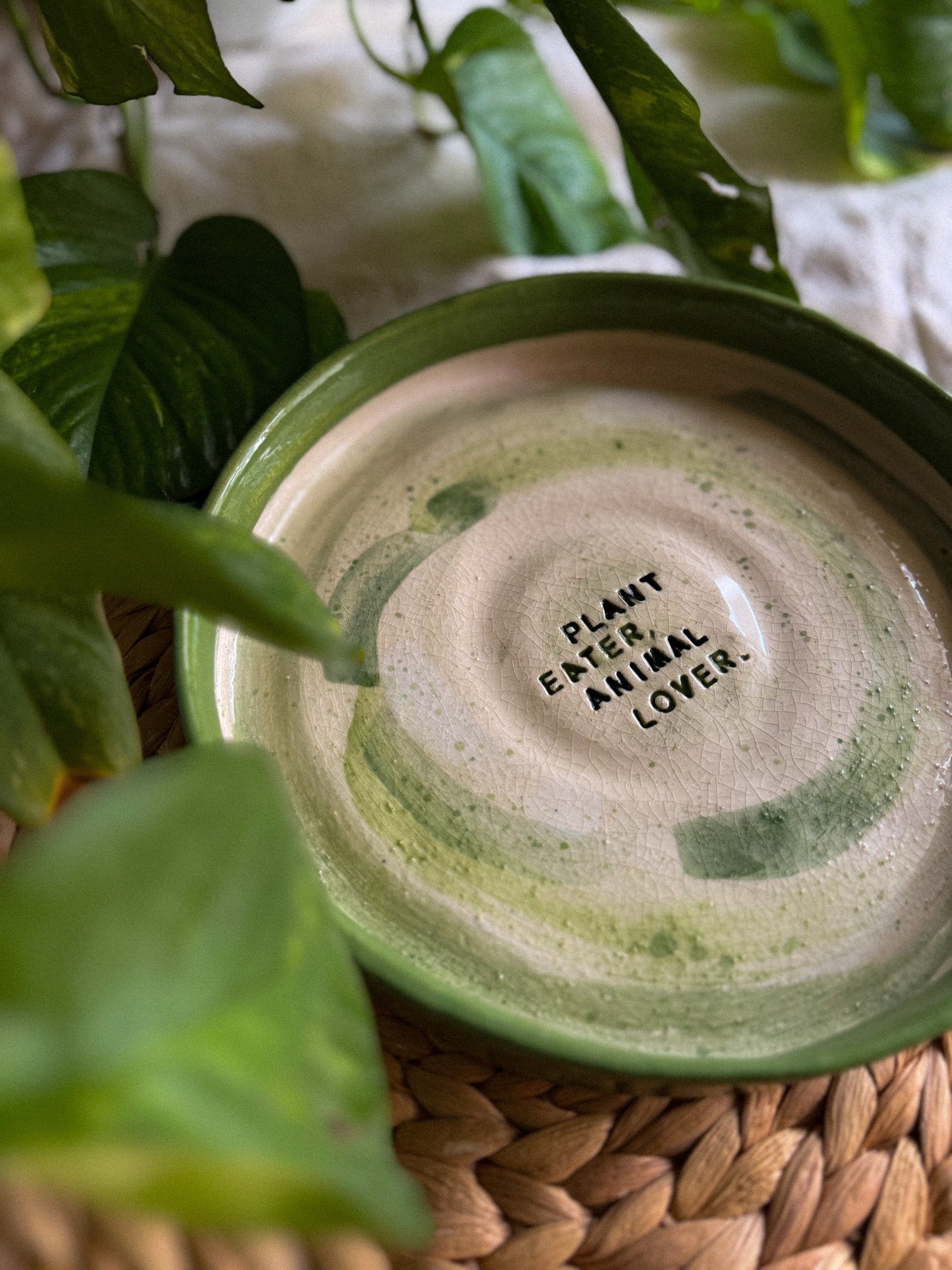 Piatto svuotatasche 'Plant eater, animal lover.'