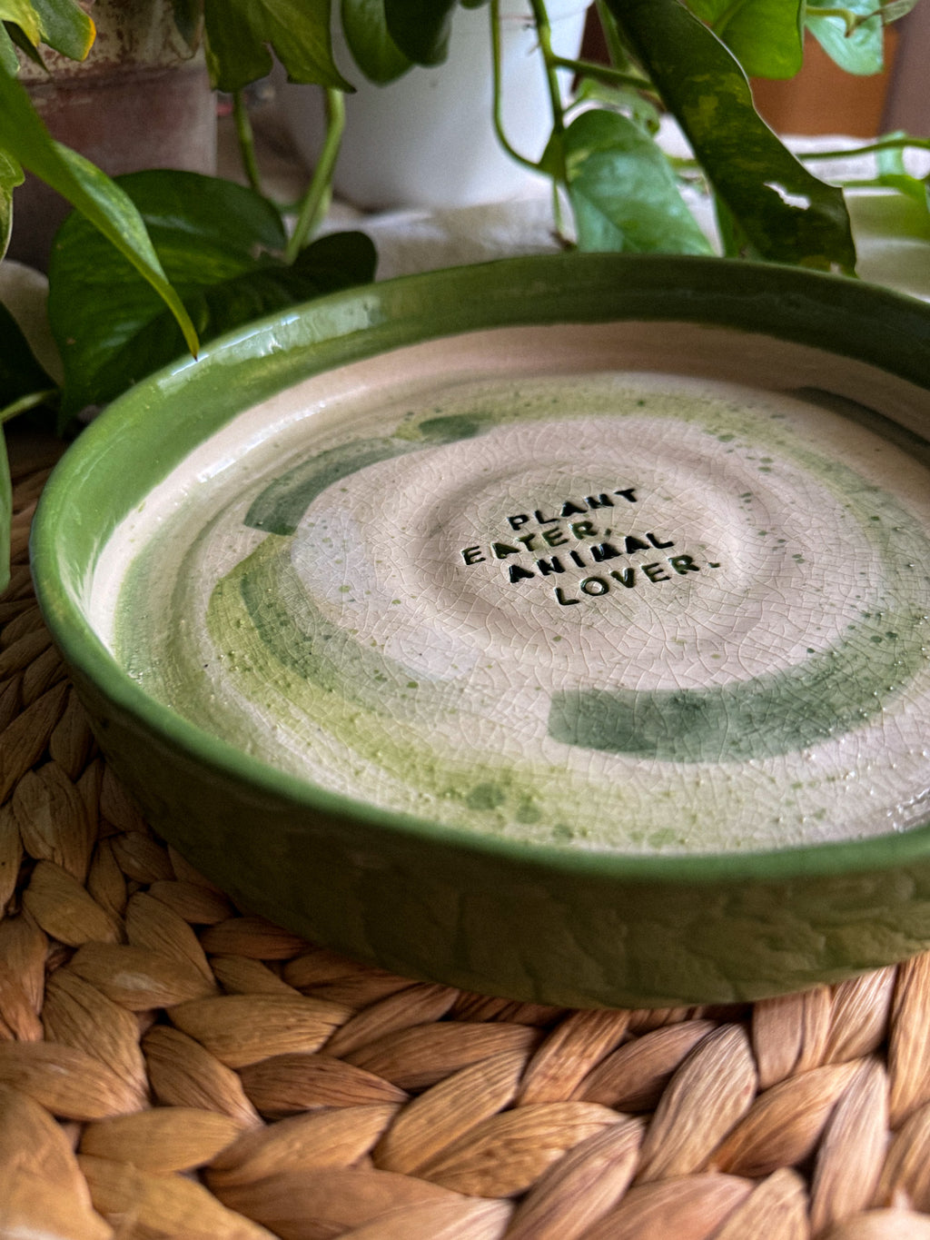 Piatto svuotatasche 'Plant eater, animal lover.'